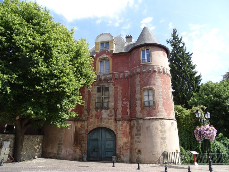 Château seigneurial Guillaume Budé