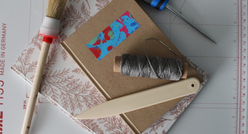 Atelier pour adultes. Reliure